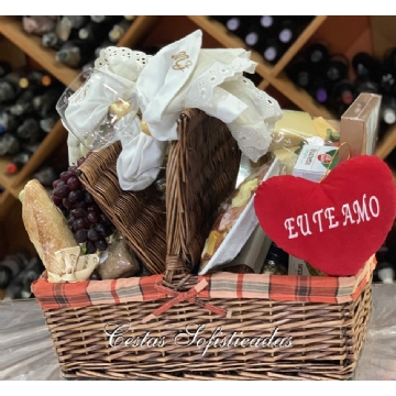 Cesta Queijos e Vinhos Festejar