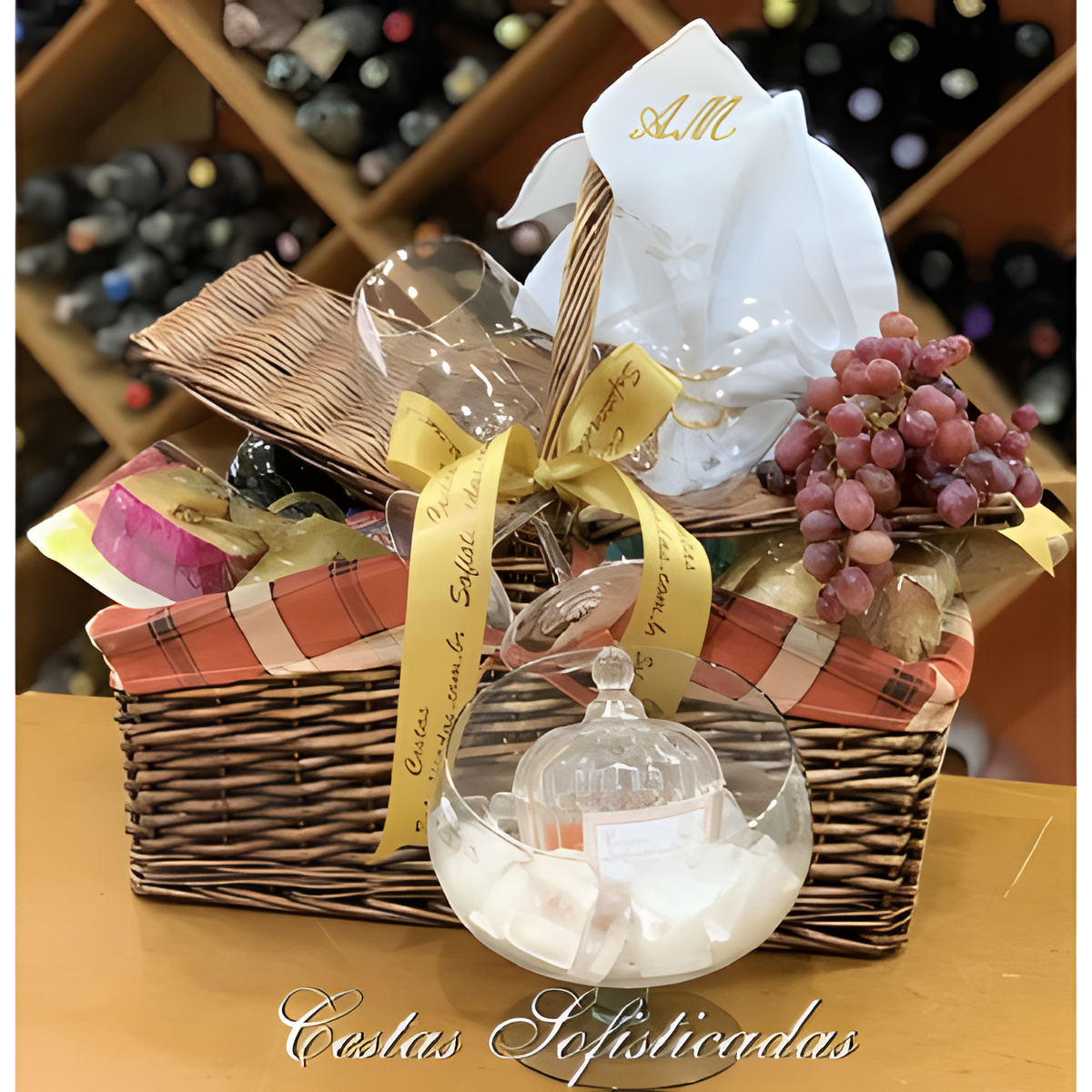 Cesta Queijos e Vinhos com Caviar